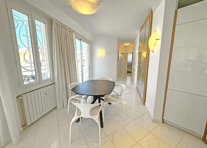 Sea Front Penthouse Cote D Azur شقة *