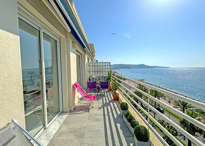Sea Front Penthouse Cote D Azur شقة *