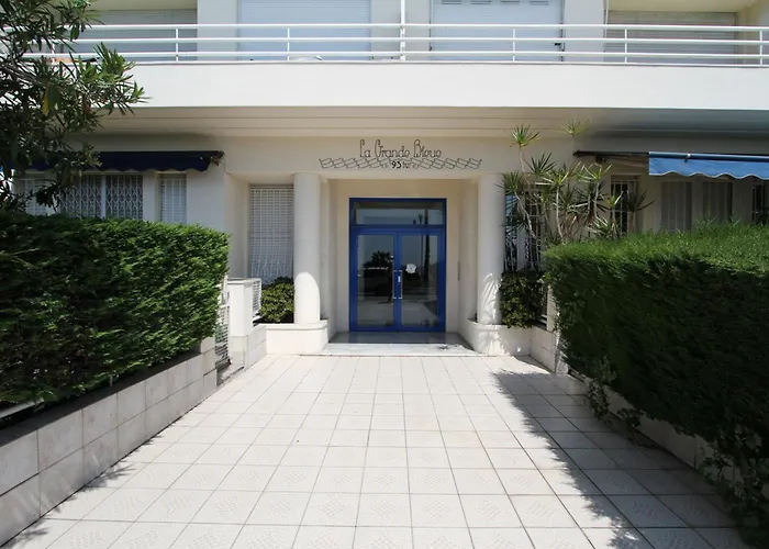 Sea Front Penthouse Cote D Azur Ницца